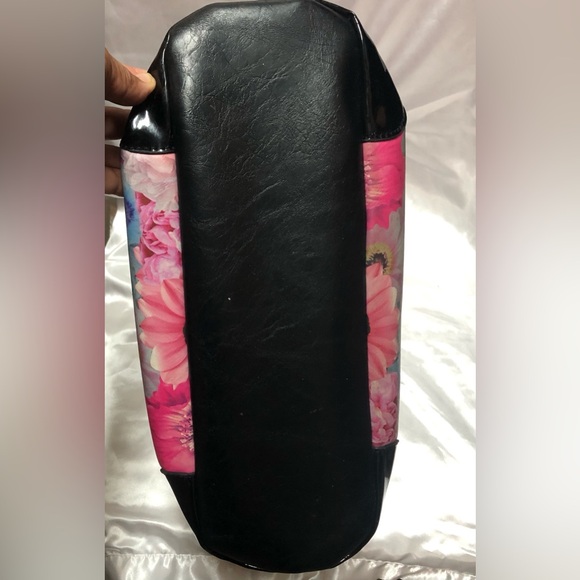 NICOLE LEE N’5 Colorful Graphic Handbag Stud Details.Woman Print, rhinestones. - Picture 7 of 11